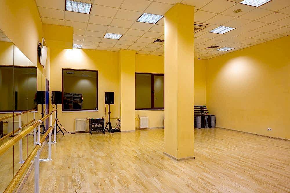 Зал 8х7м для групповых занятий: йога, лфк, офп и сфп